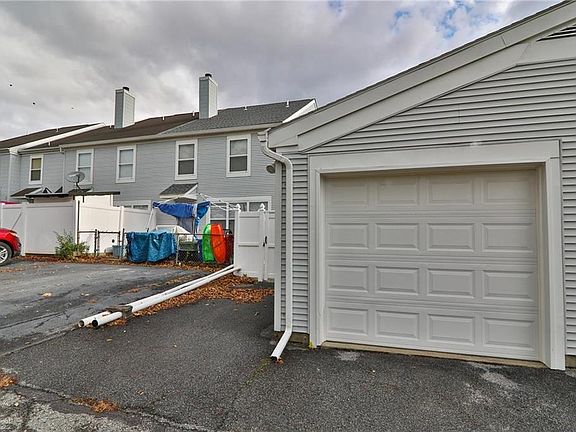 Detached 1-Car Garage