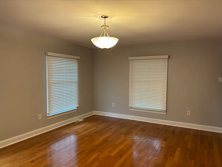 199 Haverford Dr — Photo 2