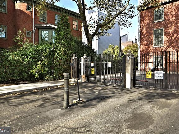 3rd image of 619 Catharine St Unit B