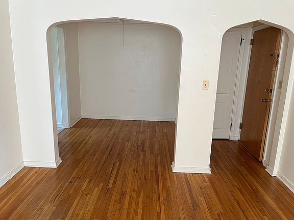 4th image of 1510 Larpenteur Ave W #4