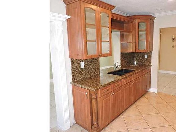 4th image of 6012 NW 67th Ave