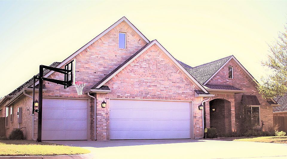 1st image of 16332 Winding Park Dr