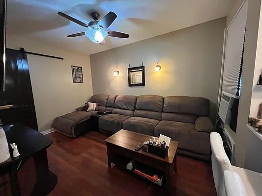 Rented by Tyler Vincent Real Estate Inc | media 17