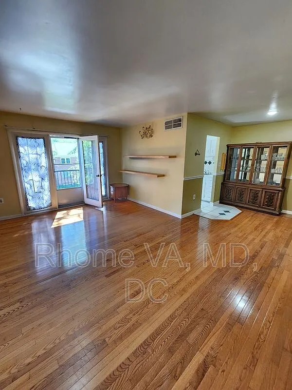 2 bed, 1.0 bath, $2,000 — Photo 1