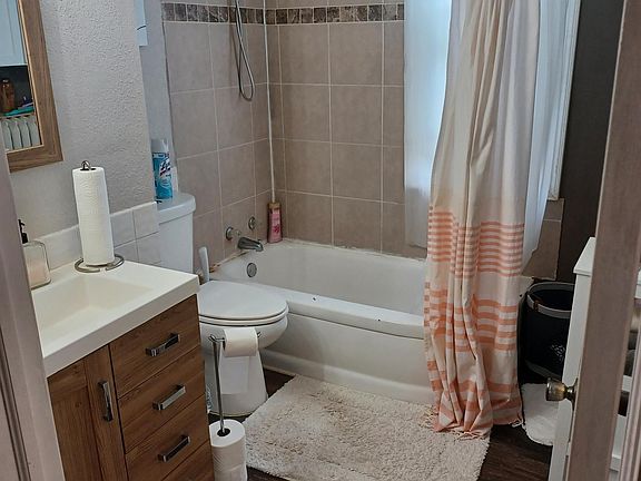 2nd image of 698 Charles Ave