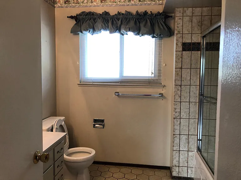 21960 Oaknoll Ct — Photo 21