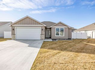 8602 Ashen Dr, Pasco, WA 99301