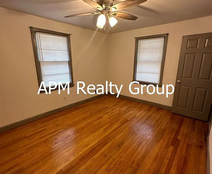1421 Adella St — Photo 6
