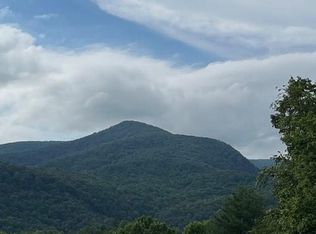 5 Old Cove Rd, Black Mountain, NC 28711