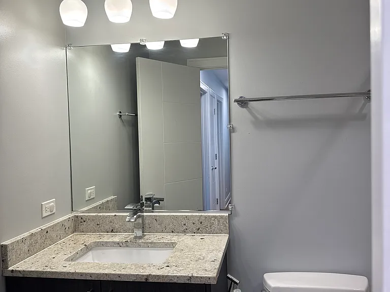 6212 S Greenwood Ave — Photo 5