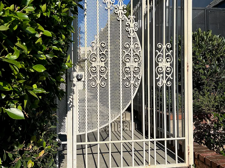 GATED STREET ENTRY