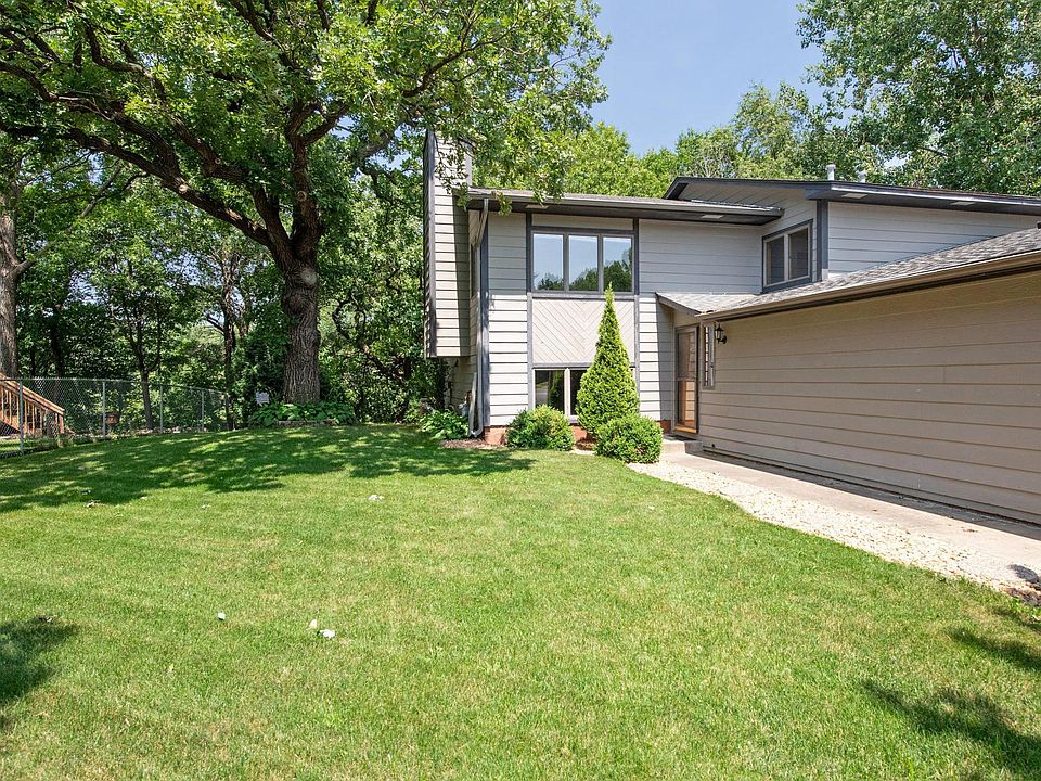 1st image of 753 Cougar Dr