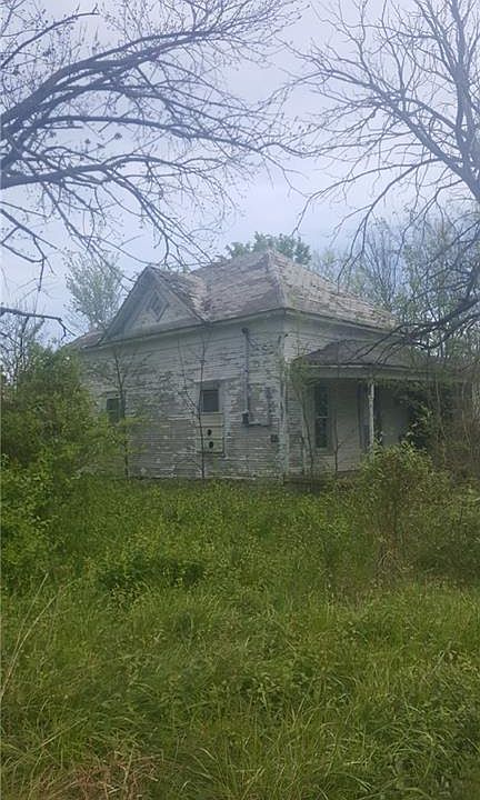 2nd image of 424 Highway 22 W