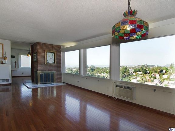 5th image of 1839 Lucretia Ave