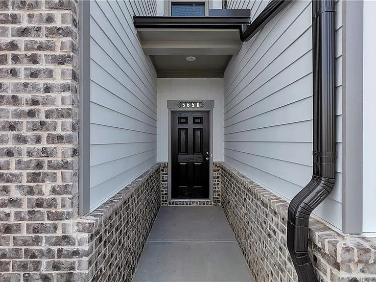 5650 Flint Ln — Photo 2