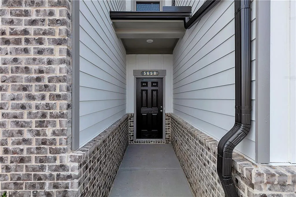 Building Photo - 5650 Flint Ln