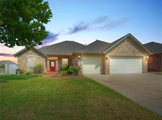 1643 Strayfox Xing, Edmond, OK 73012