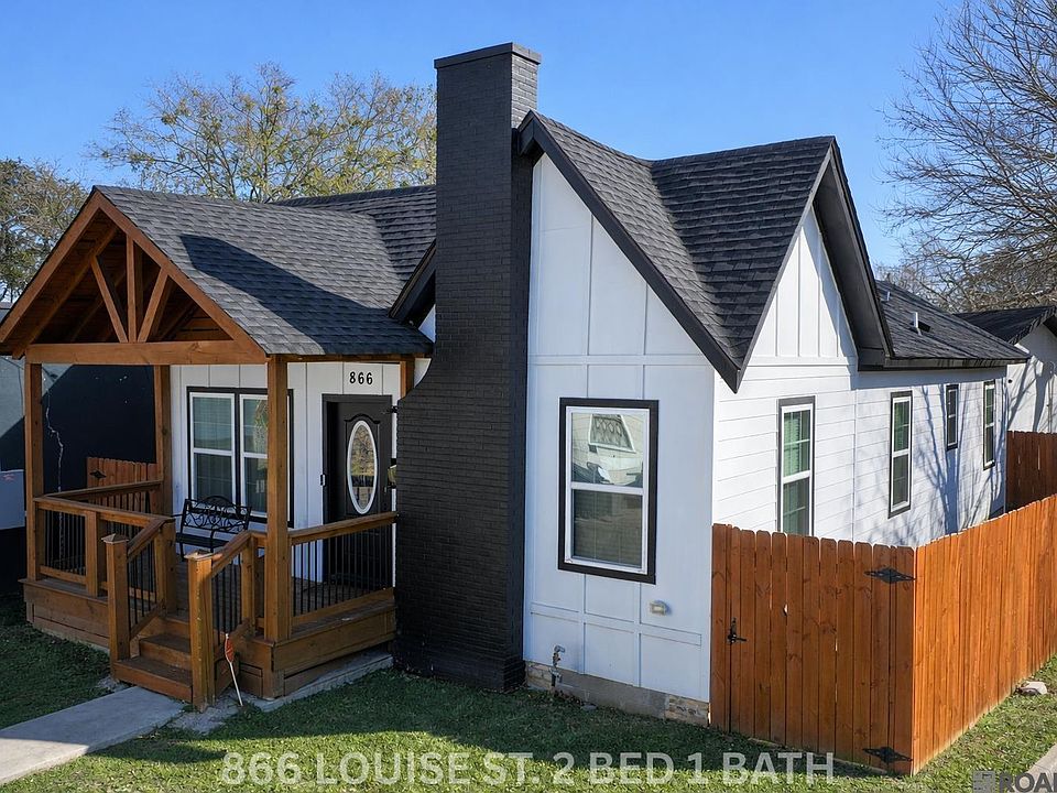 1st image of 864/866 Louise St