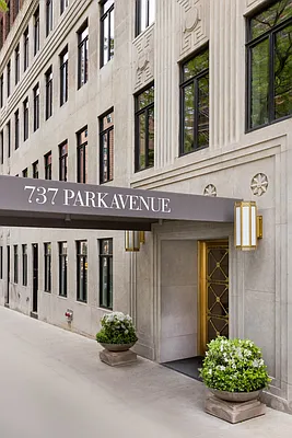 Sold by Redfin Real Estate | media 10