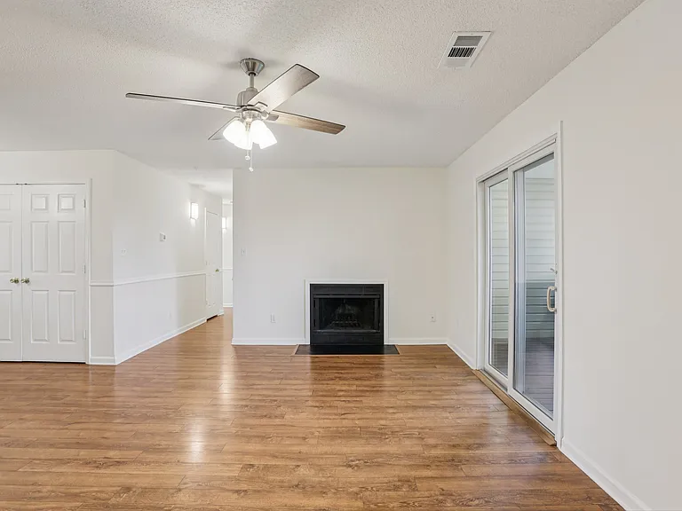 2429 Kennedy Ct — Photo 6