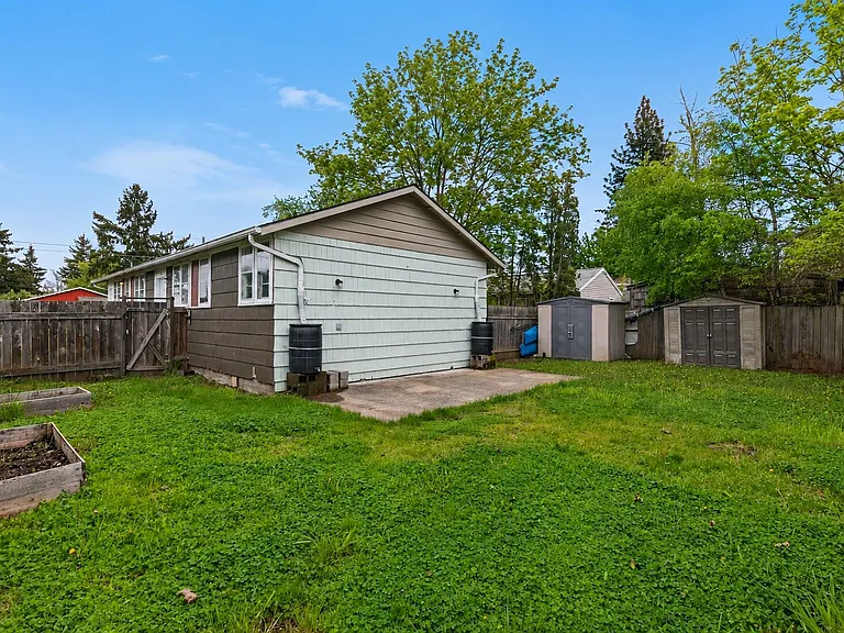 7959 SE 64th Ave #B — Photo 4