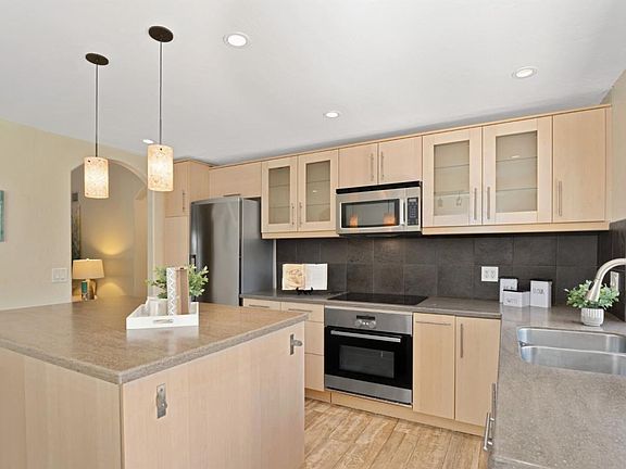 5th image of 6292 Mahan Dr