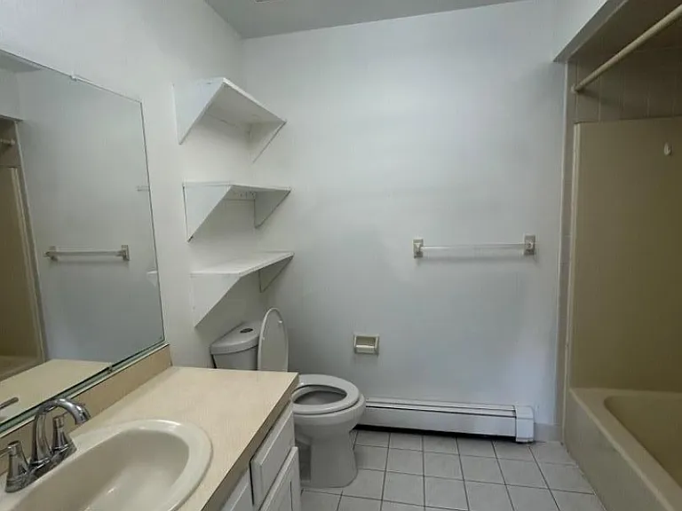 86 Kingston Rd — Photo 5
