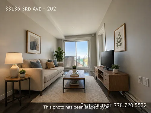 33136 3rd Ave Photo 1