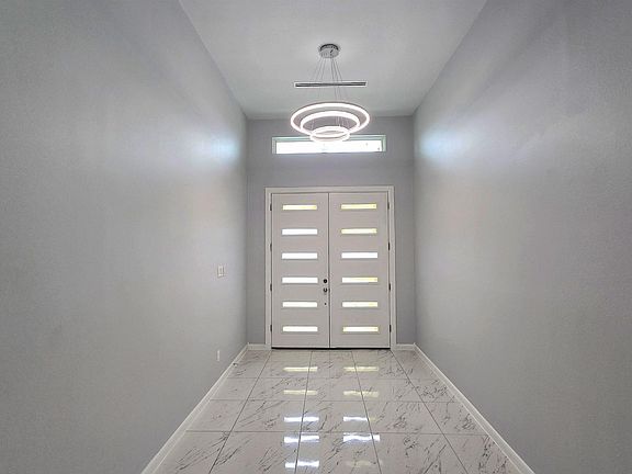 4th image of 2341 Mango Rd