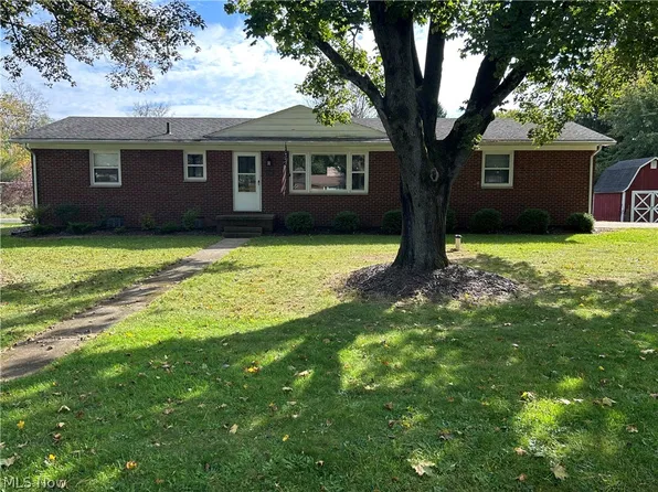 2390 Eastport Dr, Akron, OH 44312
