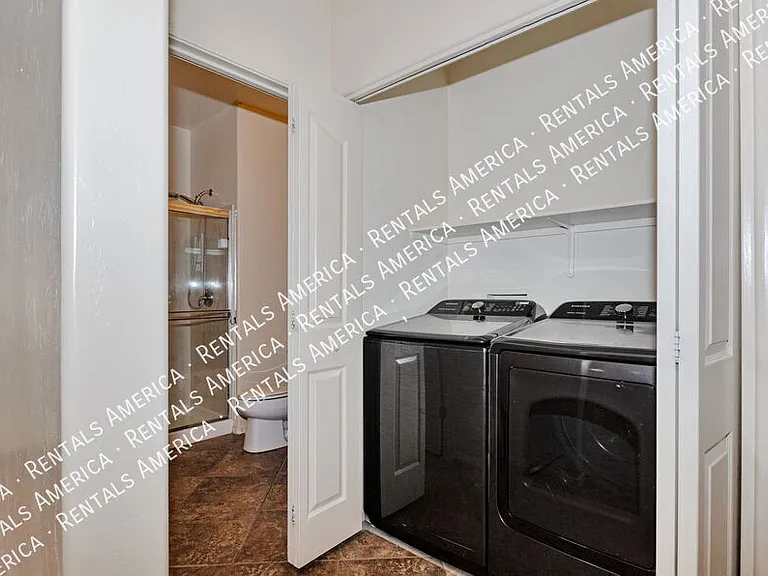 89 E Brearley Dr — Photo 17