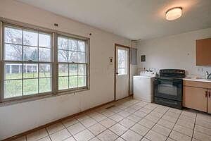 5th image of 5681 Revere Dr