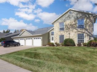 6118 Greenbriar Ln SW UNIT D, Cedar Rapids, IA 52404