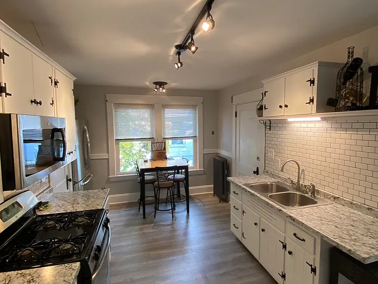 16-18 Ridgewood Ave — Photo 1