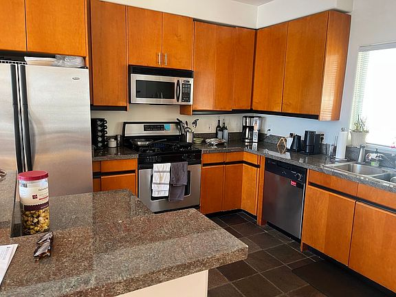 5th image of 316 Bartlett St APT 201
