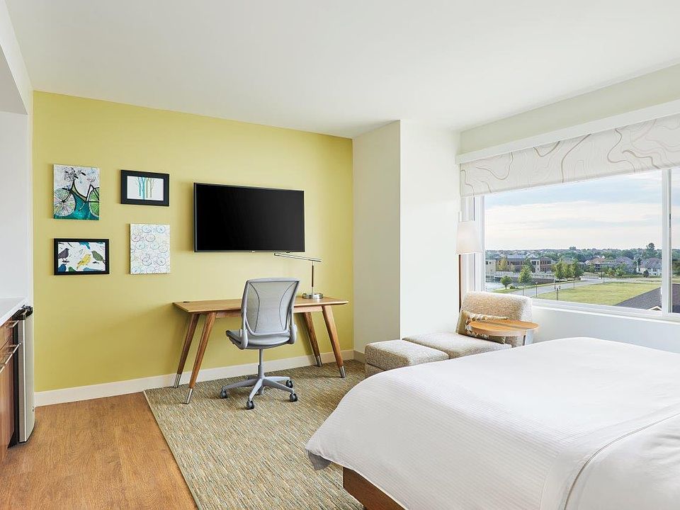 2nd image of 575 S Prairie View Dr #200