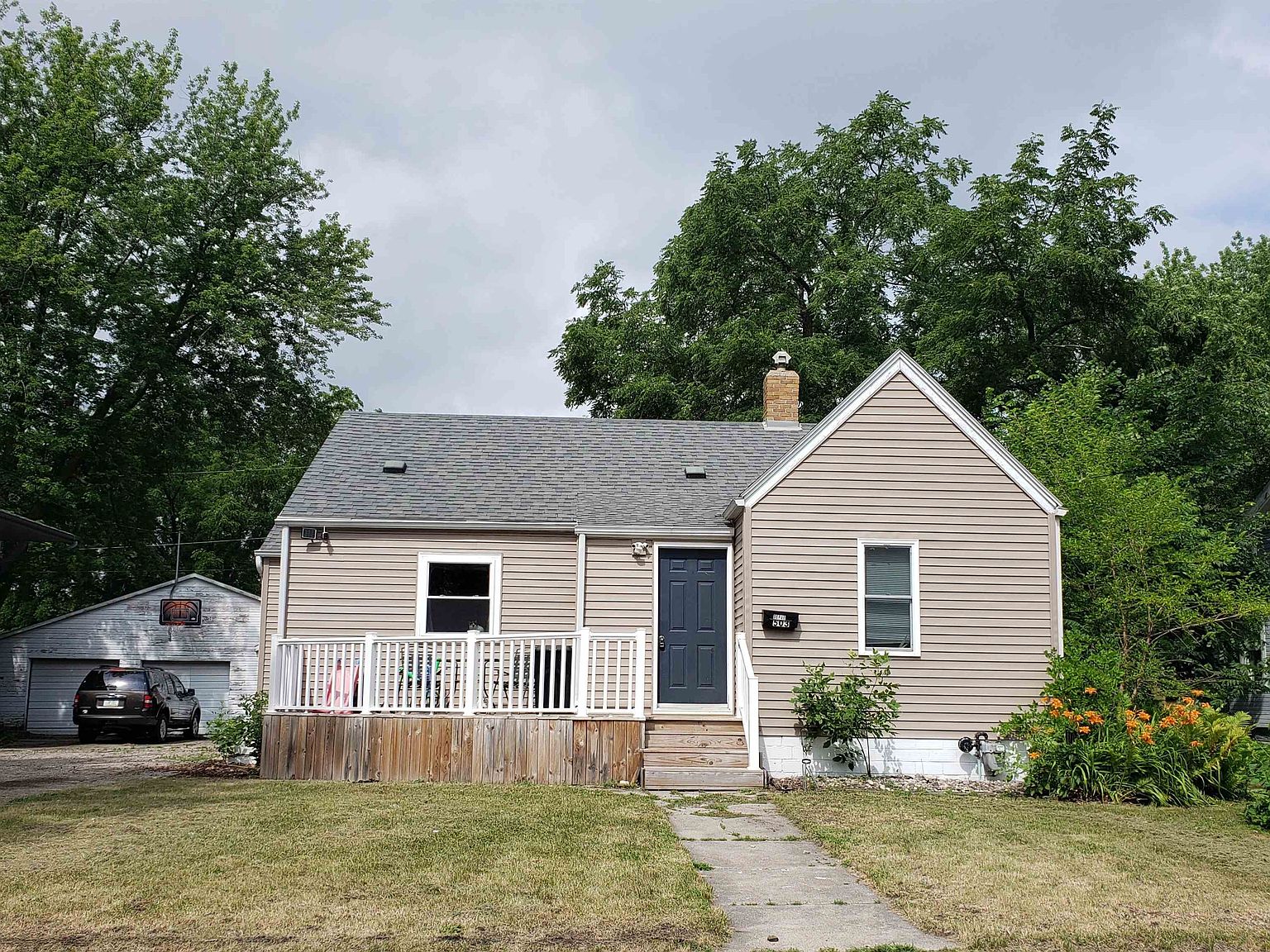 503 Monroe St, Emmetsburg, IA 50536 Zillow