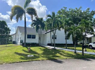 27728 SW 132nd Ct, Homestead, FL 33032