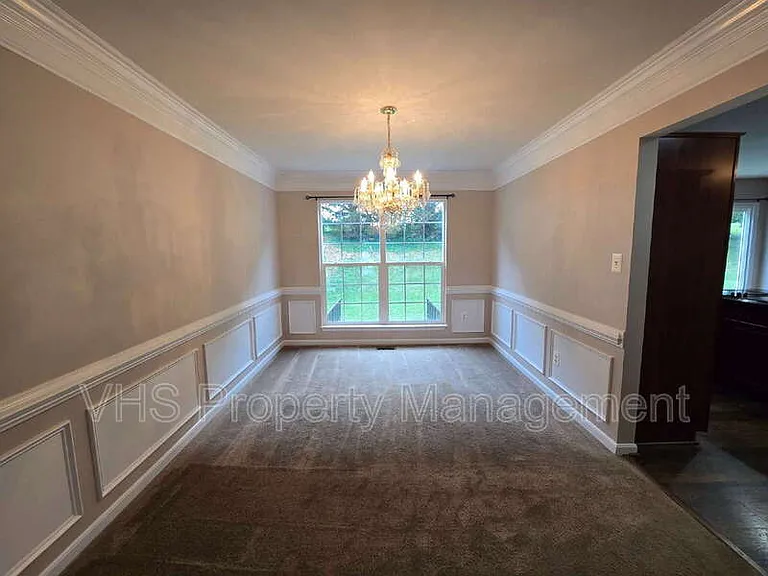 832 Fox Den Rd — Photo 10