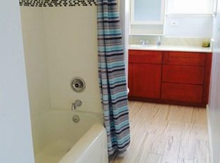 413 N Bullis Rd, Compton, CA 90221