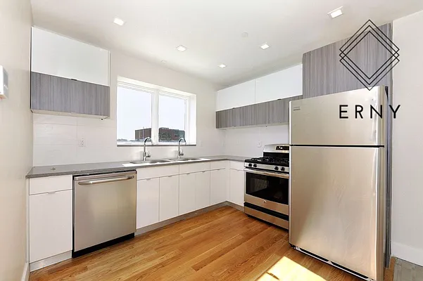 Rented by ERNY LLC | media 25