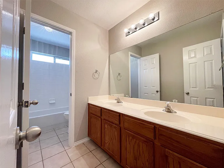 9787 Old Field Dr — Photo 20