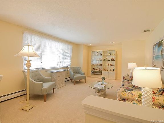 2nd image of 21 Murielle Dr