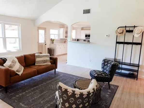 9730 Barmont Dr, La Porte, TX 77571