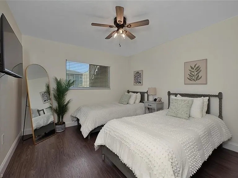 154 Cypress Way E — Photo 9