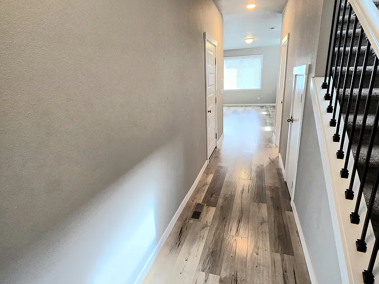 104 S Church St — Photo 3