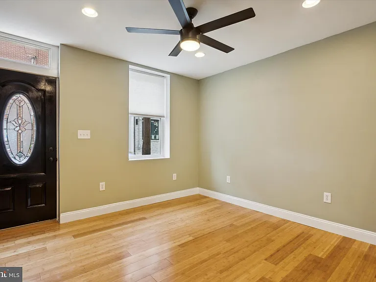 2053 Martha St — Photo 4