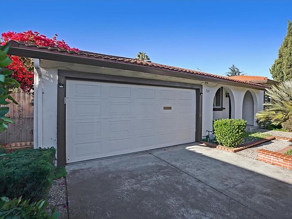 5th image of 715 High Glen Dr