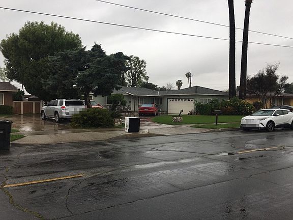 3rd image of 1217 S Walnut Ave