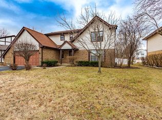 529 Northport Dr, Elk Grove Village, IL 60007